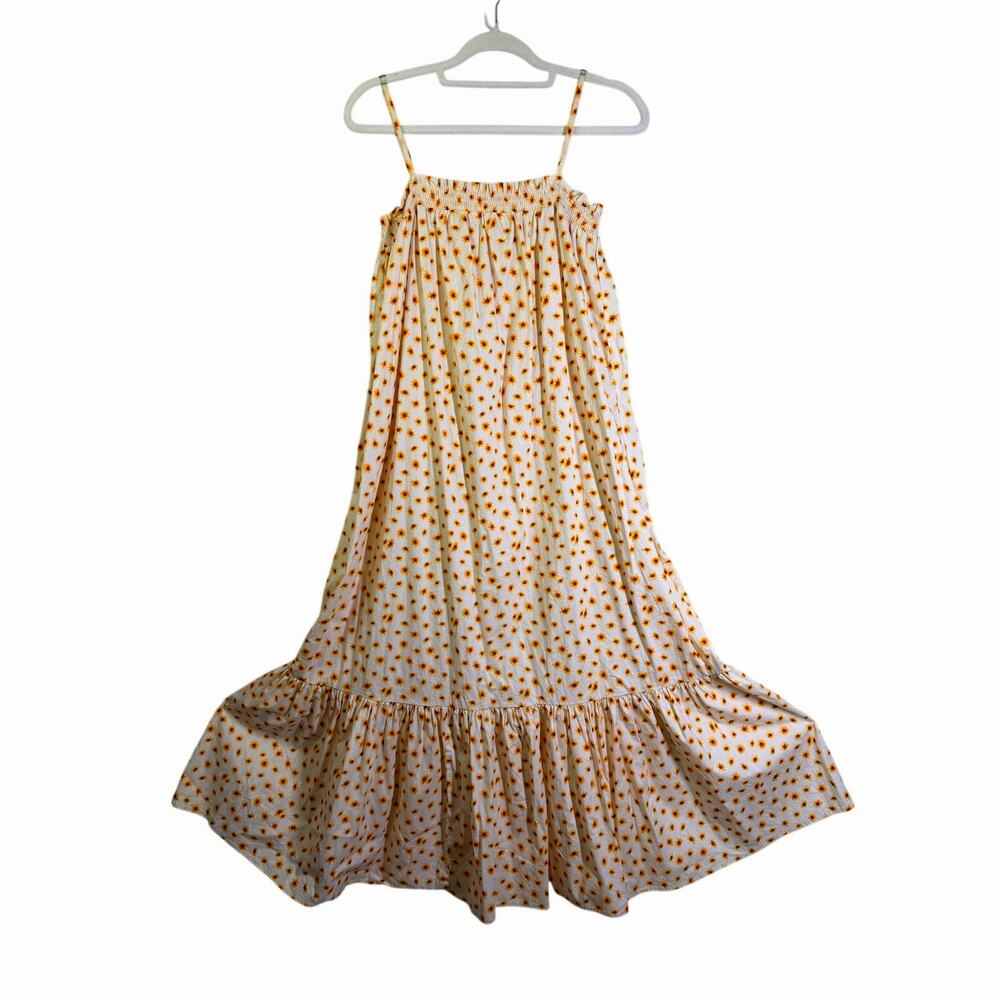 WEWOREWHAT Revolve Dress Medium Ditsy Daisies Midi Shift Smocked Square Neckline